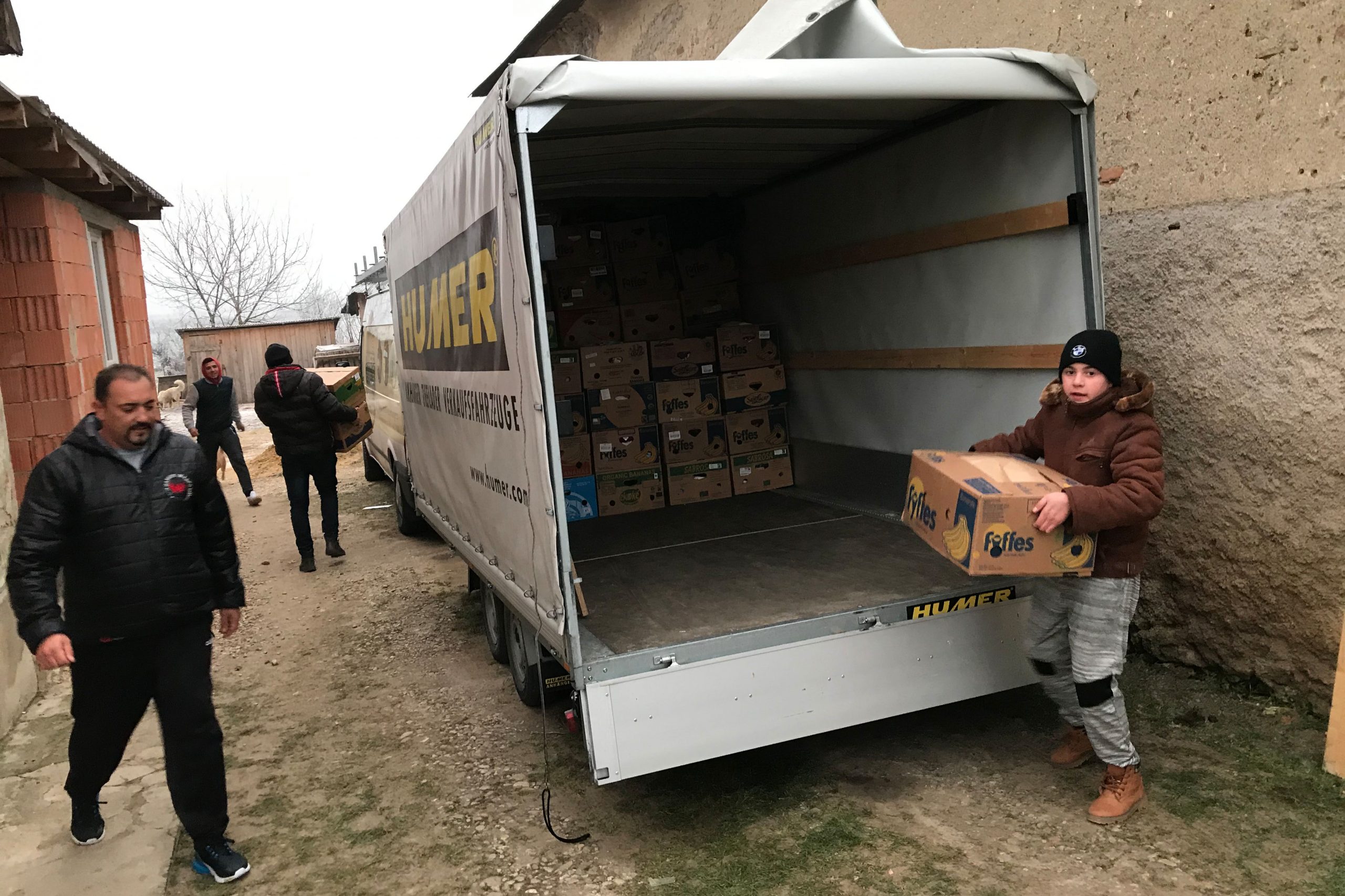 Hilfstransport in die Slowakei, Help, Hilfe für arme Menschen, Roma, Zigeuner, Radnovce